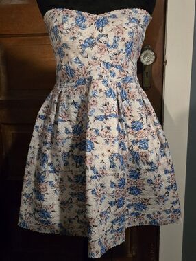 Sans Souci Strapless Floral Lace Fit-and-Flare Dress in Blue & Blush